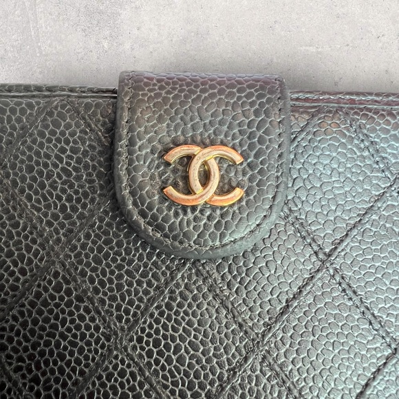 Chanel • Black Caviar Leather Vintage Wallet - Picture 9 of 9